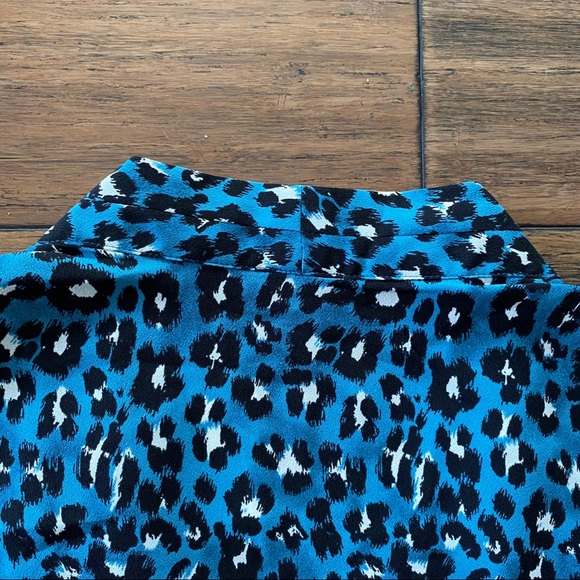 NWT Animal Print V-Neck Blouse Tank Top - Picture 4 of 12